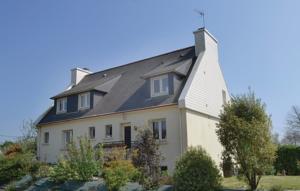 Three-Bedroom Apartment 0 in Concarneau