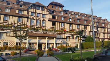 Hôtel Barrière L'Hôtel du Golf