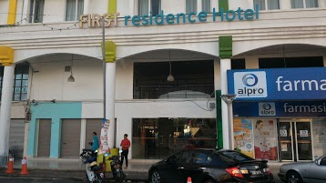 First Residence Hotel