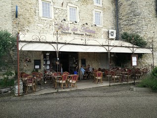 Le Cafe Des Artistes