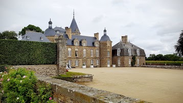 Parc Zoologique & Château de la Bourbansais