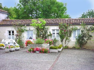 Lajoanie Dominique Gîtes - Chambres et Table d'hôtes - 