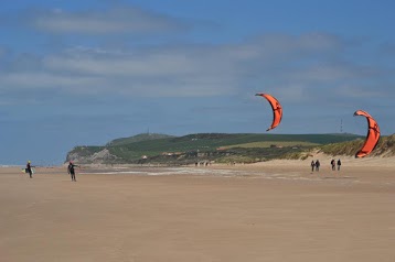 Wimkite School Wissant / Kitesurfing School And Stall Up Paddle