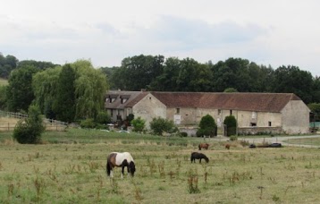 Ferme Historique Jean de la Fontaine : Chambres d'hôtes à Chateau Thierry