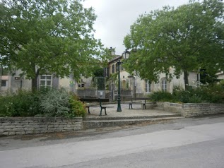 Château Roumanières: chambres d´hôtes, vins et table d´hôtes
