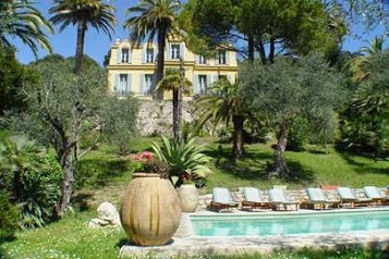 La Rivolte Bed & Breakfast Grasse