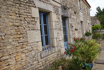 Gite de Baude pour 8 personnes dans le marais poitevin avec piscine