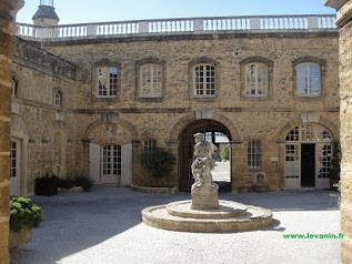 Chateau De Rochegude