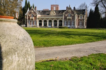 Le Château Des Ormes