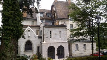 Domaine du Château des Avenieres Hotel